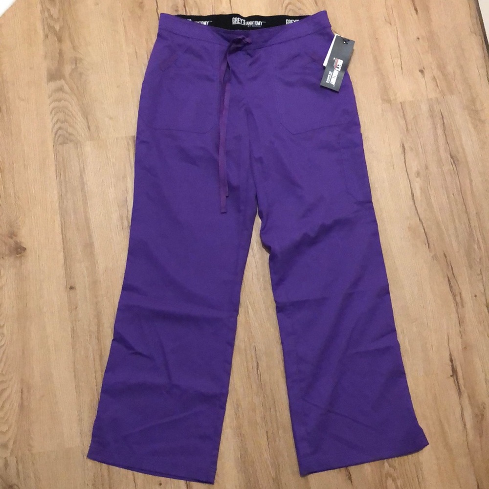 Grey’s anatomy women’s purple scrubs sz S